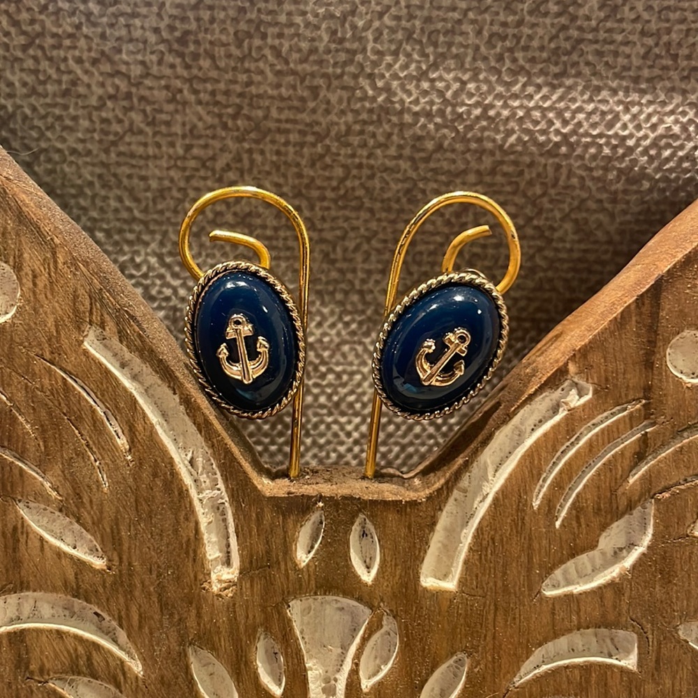 Anchor earrings